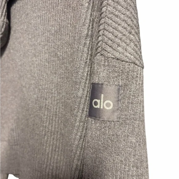 ALO Yoga Gray Ribbed Women's Sweater Small - Picture 2 of 4